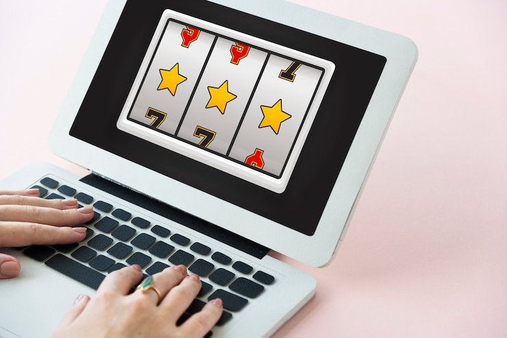 Showdown result and payout announcement on republik77 slot Hot Pot